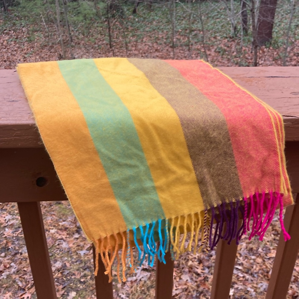 Cashmere feel golden stripe scarf